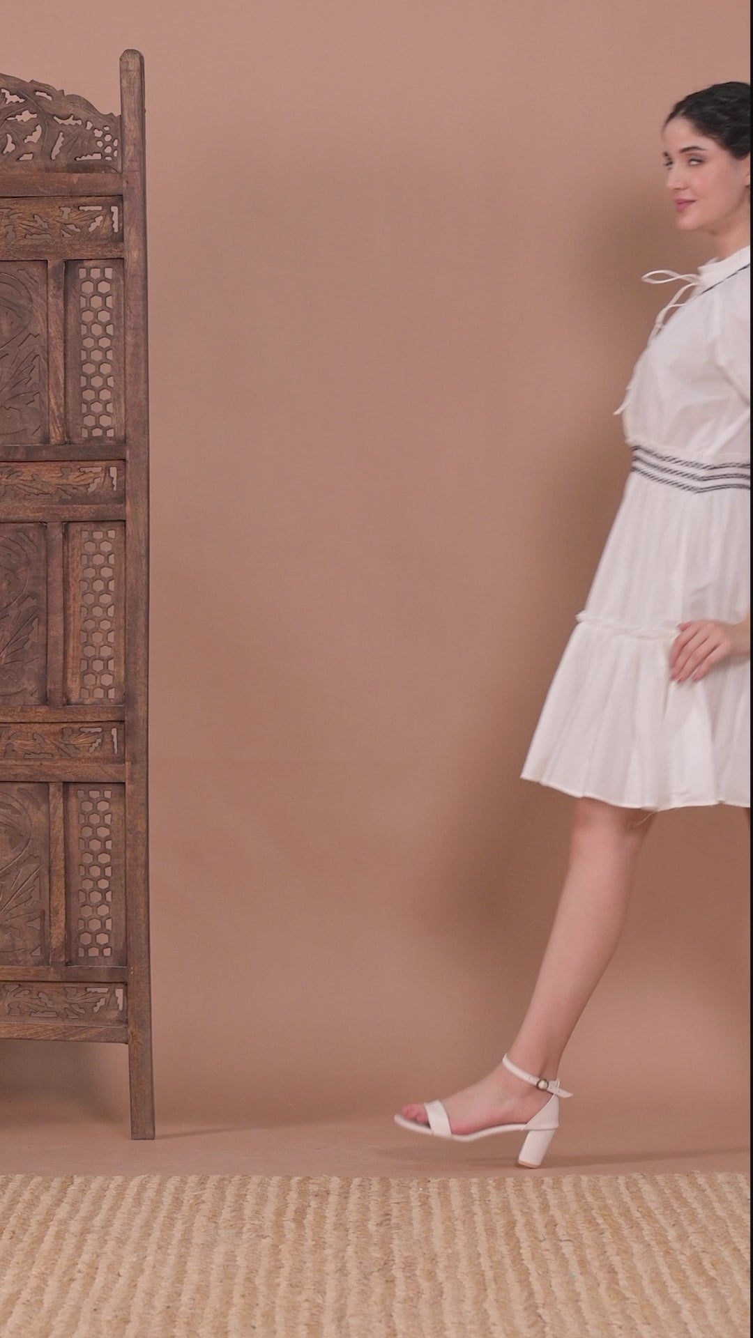 Video of white cotton dress – breathable cotton fabric design